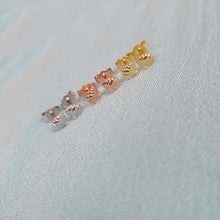 Load image into Gallery viewer, Seashell Earrings