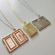 Load image into Gallery viewer, Familia Door Locket