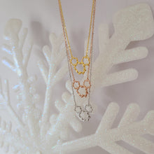 Load image into Gallery viewer, Magic Christmas Wreath Necklace